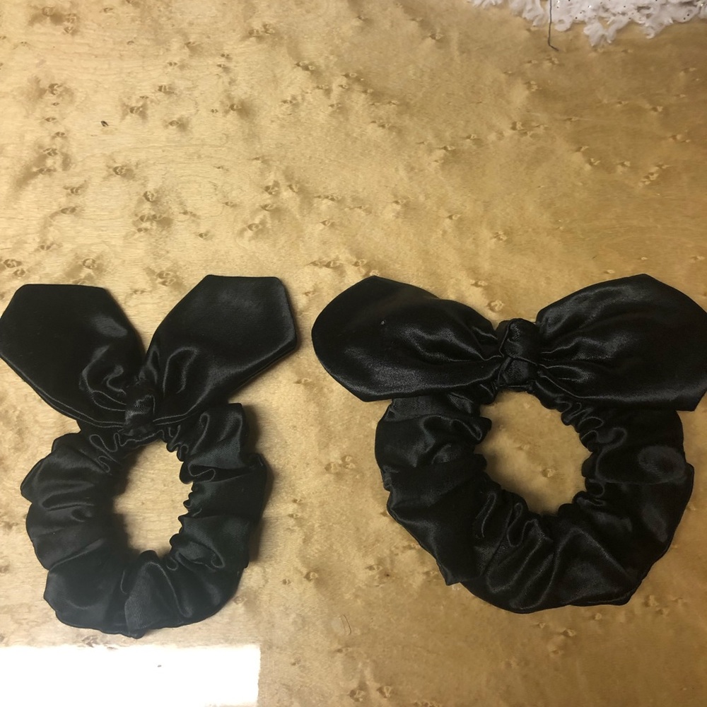 Black satin scrunchie with satin bow.